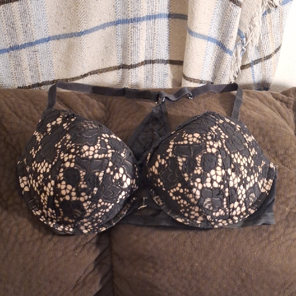 Victoria's Secret Black and Cream Lace Bra